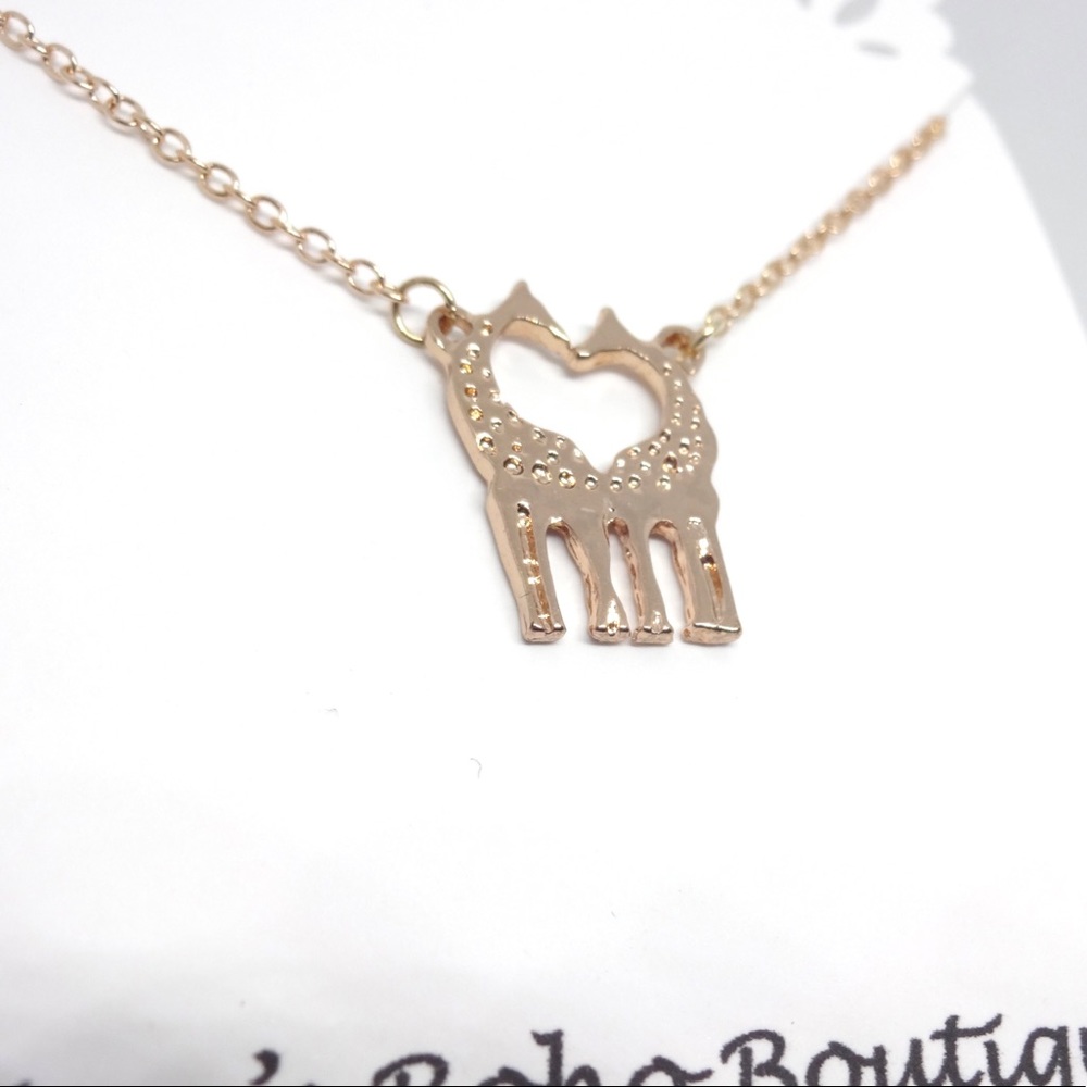 Gold Giraffe heart Necklace - Picture 5 of 5